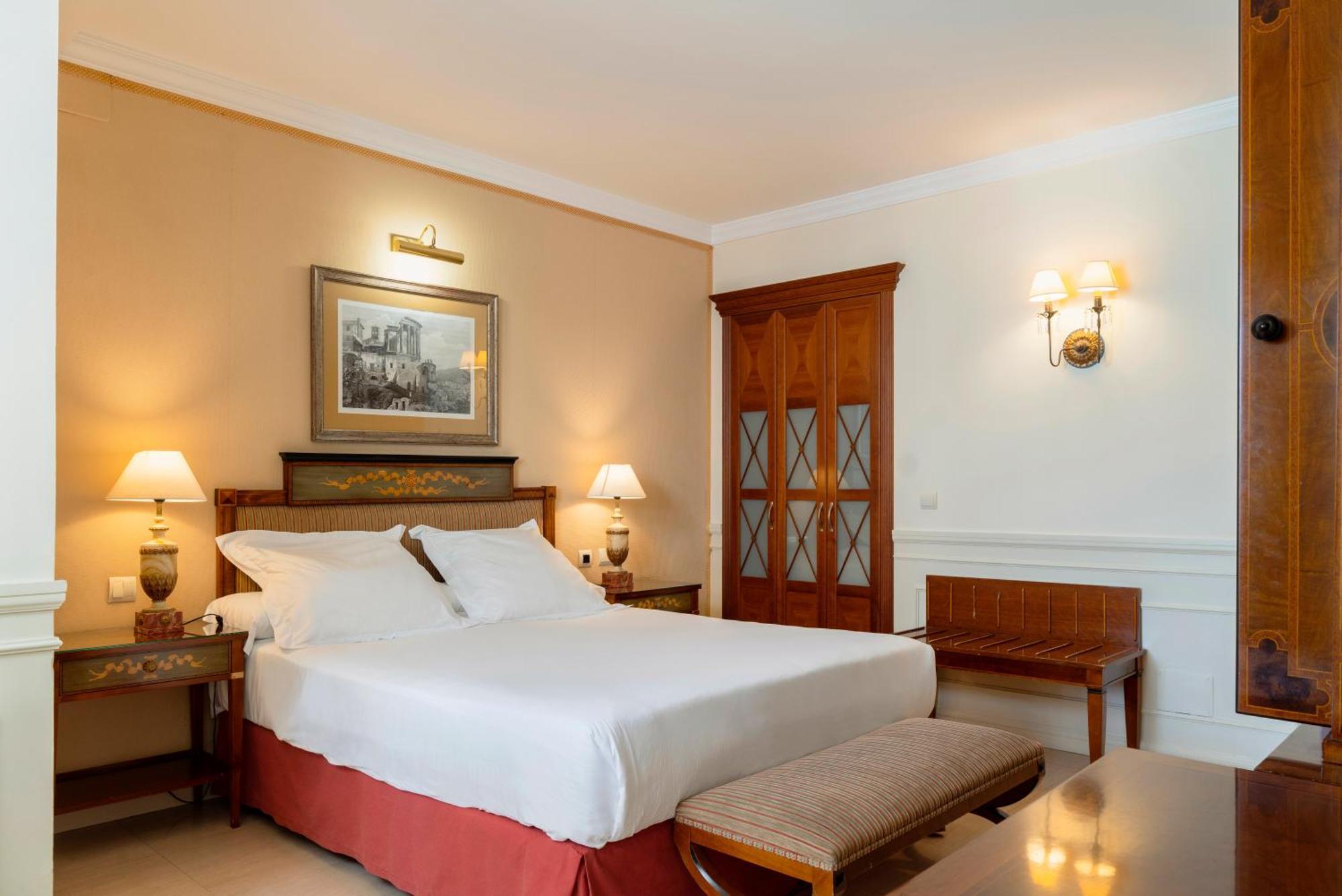 Guadalpin Suites Marbella Exterior photo